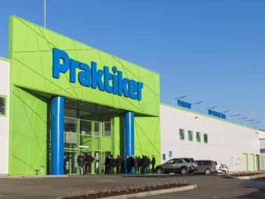 Новата онлайн платформа е вдигнала тройно продажбите на „Практикер“