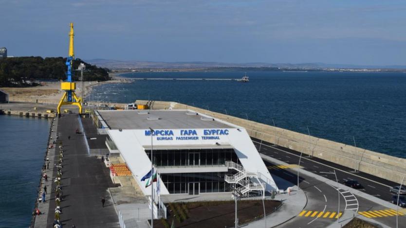 Порт Бургас обяви търг за наем на ресторанта в Морска гара