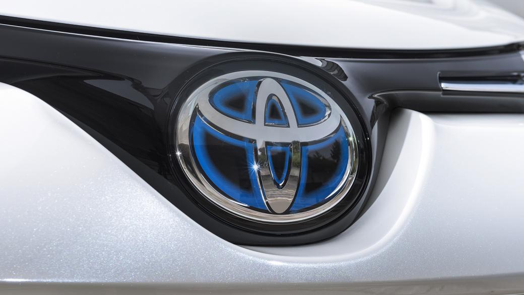 Toyota изтегля за ремонт 2.9 млн. автомобила