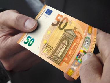 Кирилицата вече и върху 50-те евро