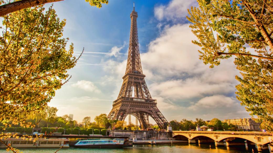 Париж отбелязва 128 години от създаването на Айфеловата кула