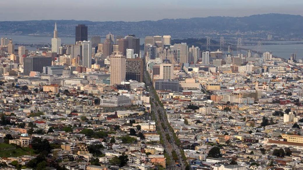 Компания от Сан Франциско плаща $10 000 на служителите си, за да живеят другаде