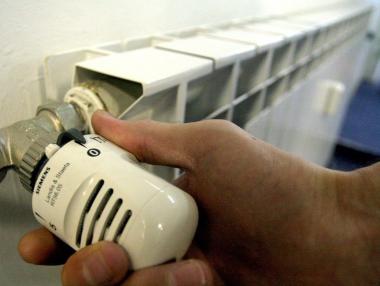 Регулаторът решава с колко да поскъпне парното