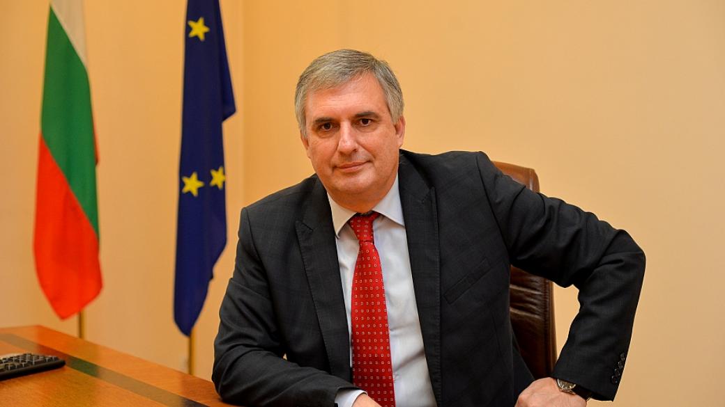 Ивайло Калфин стана съветник на еврокомисаря по бюджета