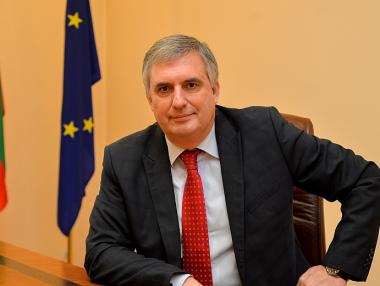 Ивайло Калфин стана съветник на еврокомисаря по бюджета