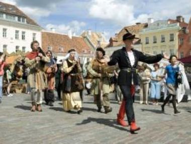 През април Стокхолм се потапя в Средновековието