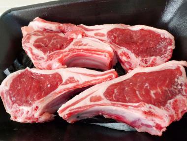 Цената на агнешкото в магазините е три пъти по-висока от фермите