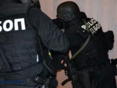 Спецслужбите удариха автокъща за луксозни автомобили