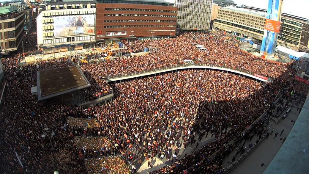Десетки хиляди участваха в „демонстрация на любовта“ в Стокхолм