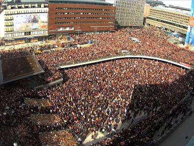 Десетки хиляди участваха в „демонстрация на любовта“ в Стокхолм