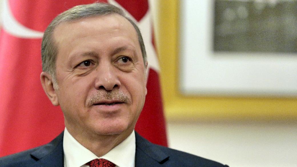 Турците решават дали да дадат пълната власт на Ердоган