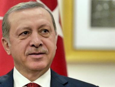 Турците решават дали да дадат пълната власт на Ердоган