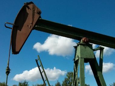 Повечето производители подкрепят удължаването на ограничението за добив на петрол