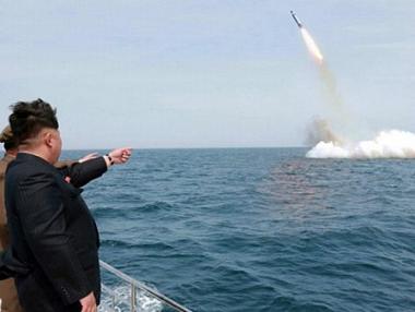 КНДР заплаши с ядрен удар, ако снаряд на САЩ падне на нейна територия