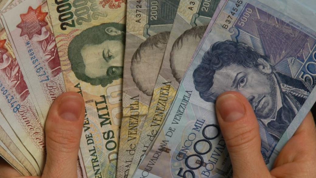 МВФ прогнозира 2000% инфлация във Венецуела