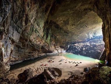 Най-голямата и красива пещера в света