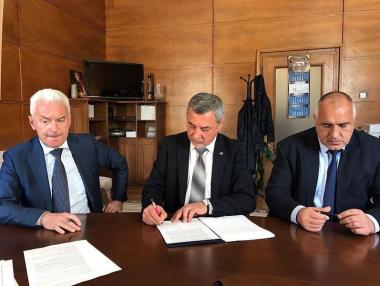 Анкета: Кабинет между ГЕРБ и Патриотите няма да издържи мандата си