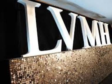 Империята Louis Vuitton придобива Christian Dior за €12.1 млрд.