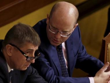 Чешкият премиер подаде оставка заради спор с министъра на финансите