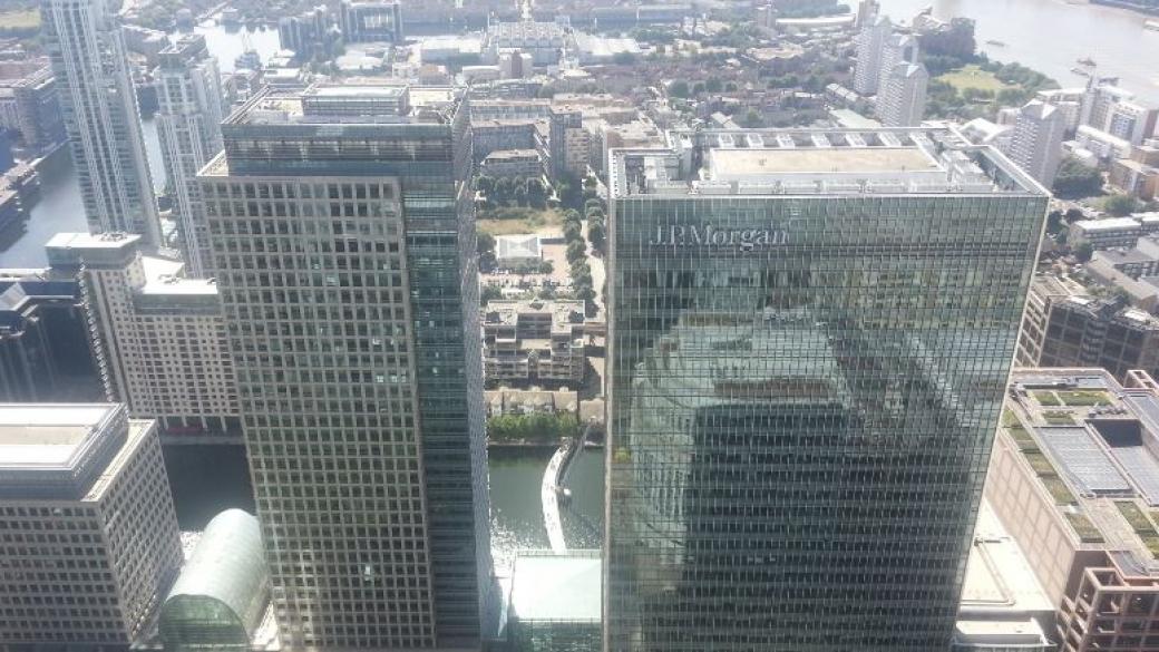 JP Morgan мести стотици служители от Лондон