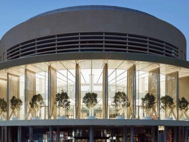 Най-модерният магазин на Apple в Дубай