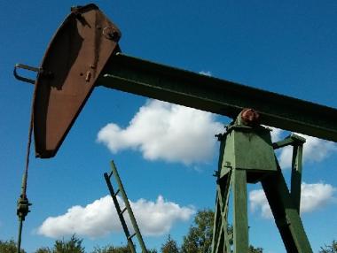 Петролът поевтинява след данните за запасите в САЩ