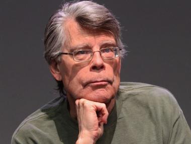 „Фактът, че палецът на Тръмп е върху червеното копче, е по-страшен от всяка история на ужаса, която съм написал“