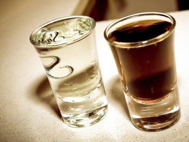 Колко калории съдържа шот от различен алкохол