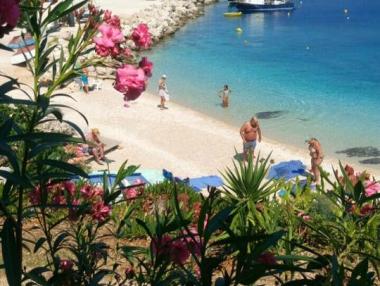 Почивките в Гърция за Гергьовден започват от 250 лв.