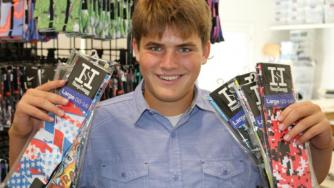 Тийнейджърът, който прави милиони от чорапи