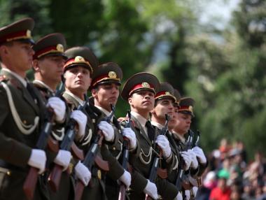 Каракачанов иска да въведе военно обучение в гимназиите от 2018 г.