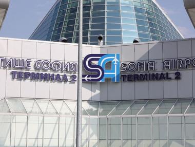 Правителството подновява концесията за Летище София