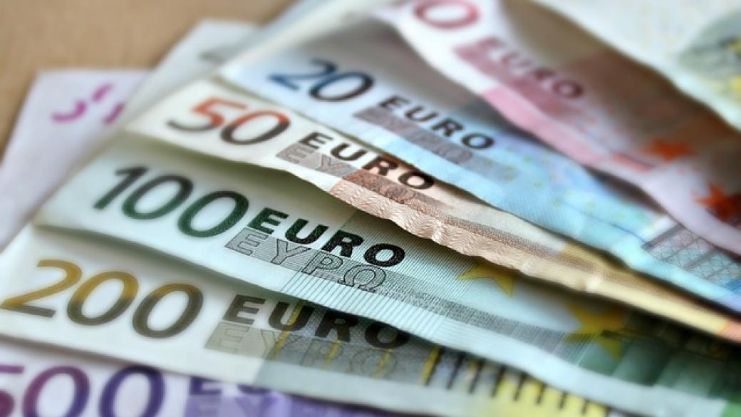 Еврото поскъпна след успеха на Макрон