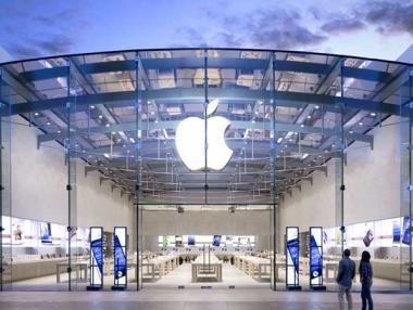 Apple вече струва над 800 млрд. долара