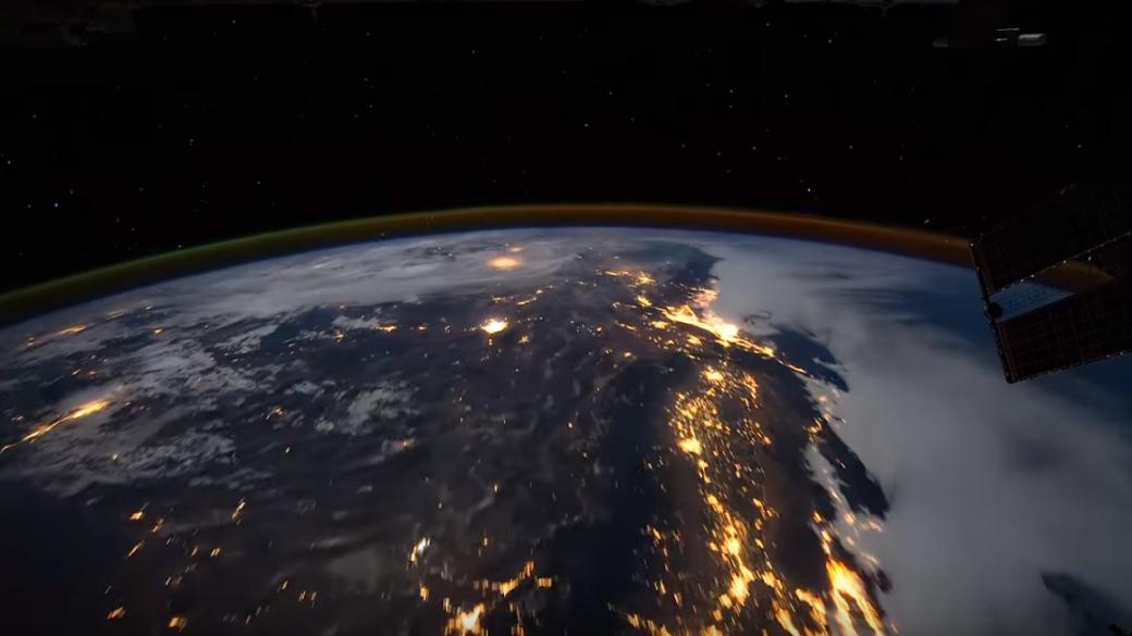 Nikon отбелязва 100-годишнината си с time lapse видео от Космоса