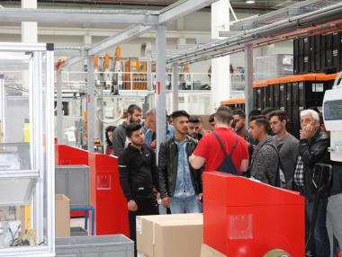 Немски завод покани абитуриенти на работа