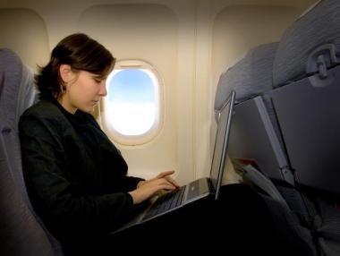 САЩ готвят забрана за лаптопи и таблети в полетите от Европа