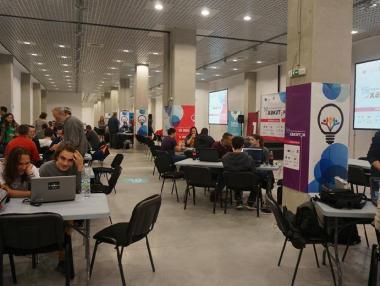 Над 300 участници се включиха в Хакатон 2017