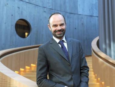 Макрон номинира кмет за премиер на Франция