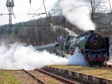 Парен локомотив вози от София до Пловдив и Хисаря и обратно