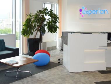 Experian стартира платена стажантска програма