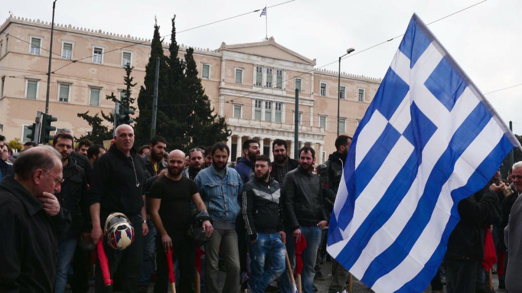 Гръцкият парламент одобри ново орязване на пенсиите