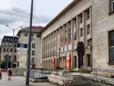 Vivacom продаде Телефонната палата на Васил Божков