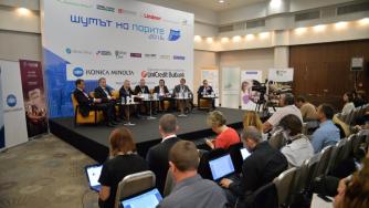 Осмото издание на „Шумът на парите“ 2017 стартира с три панела