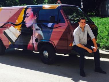 Нова мобилна книжарница тръгва на обиколка из страната