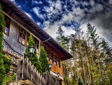 Харчим средно по 500 лева за пътуване в чужбина