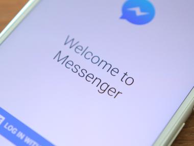 Как да спрете Facebook да подслушва разговорите ви по Messenger