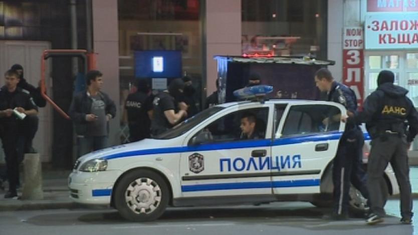 Разбиха група за трафик на мигранти през Летище София