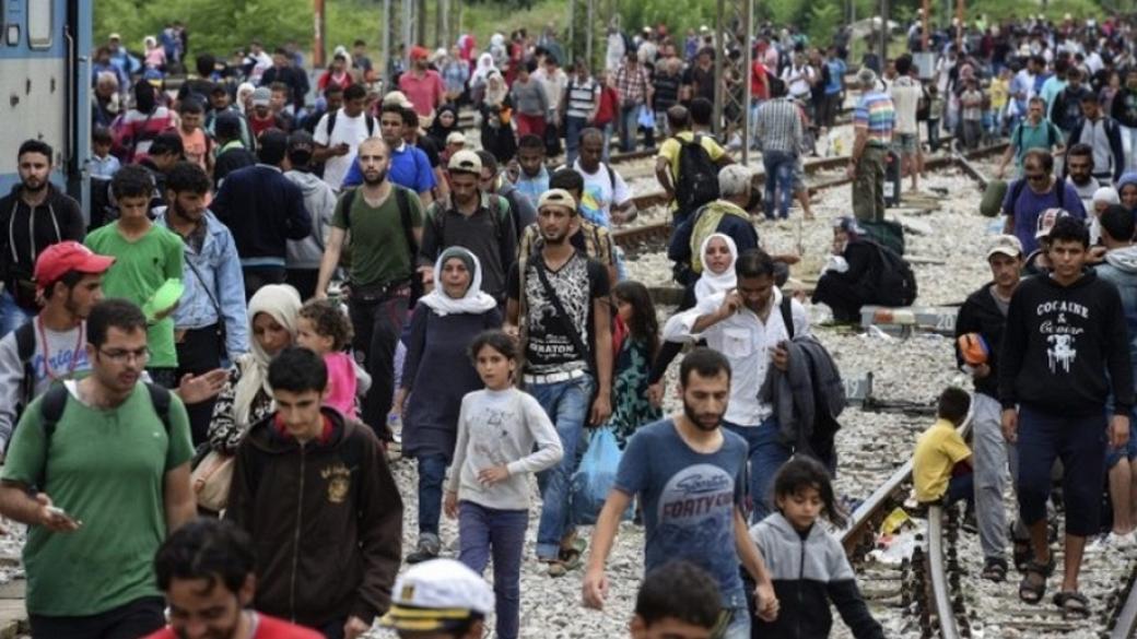 Правителството ограничава свободното движение на мигрантите