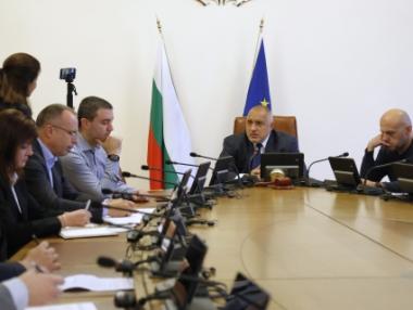 Борисов свика извънредно заседание заради катастрофите и качеството на храните
